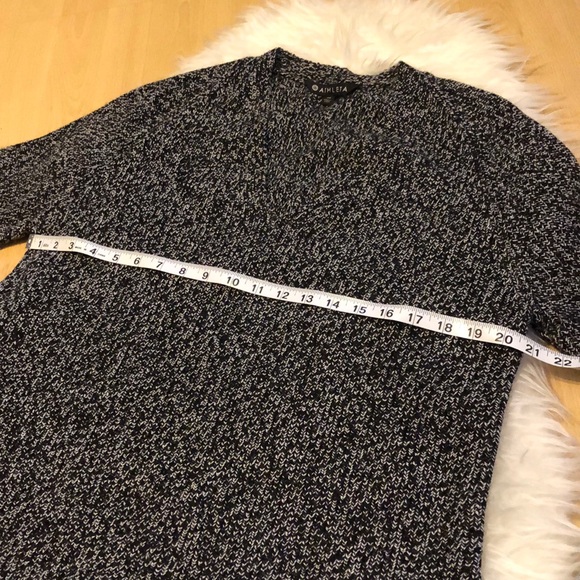 🌺V neck SHASTA chunky side slit sweater 🌺 - Picture 5 of 8